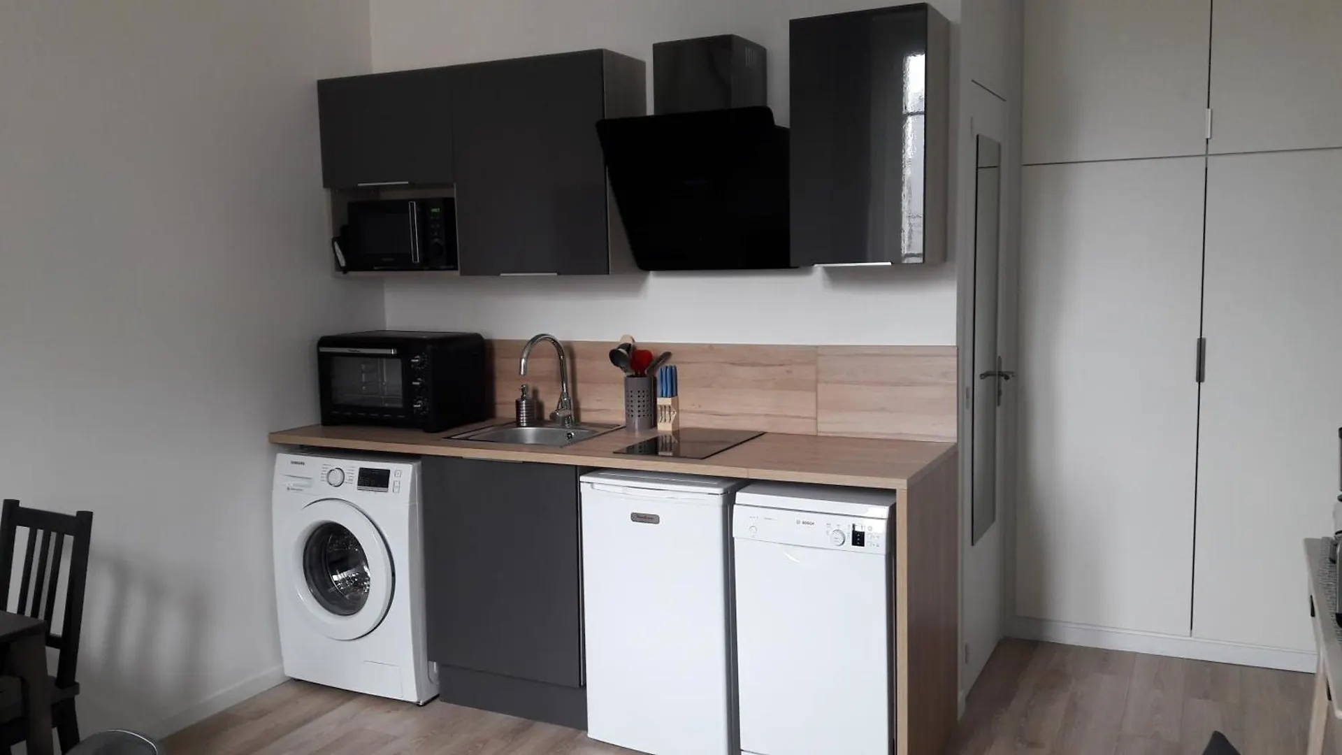 リヨンDuplex Bastie T3 Calme Et Climatise Wifiアパートメント フランス